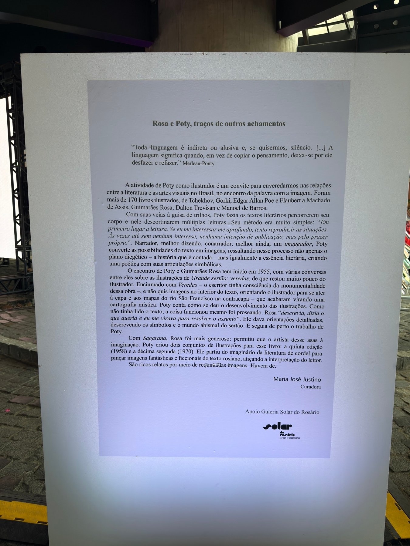 Placa da exposição Rosa e Poty